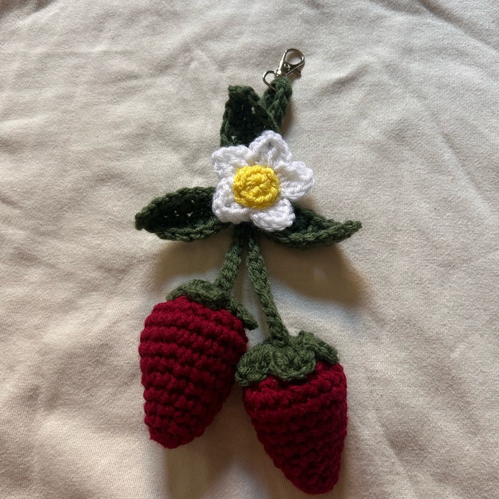 Handmade Strawberry keychain🍓🌼